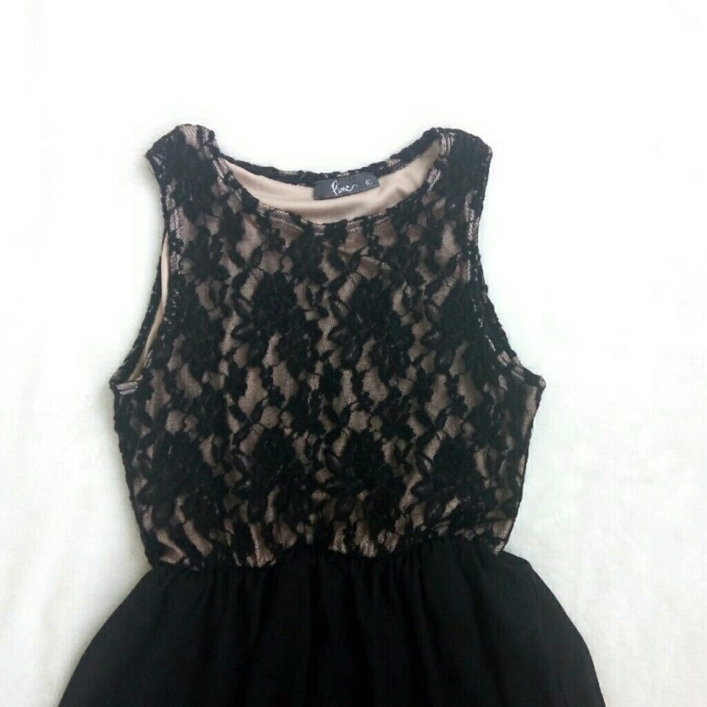 Lace Maxi - Picture 2 of 2